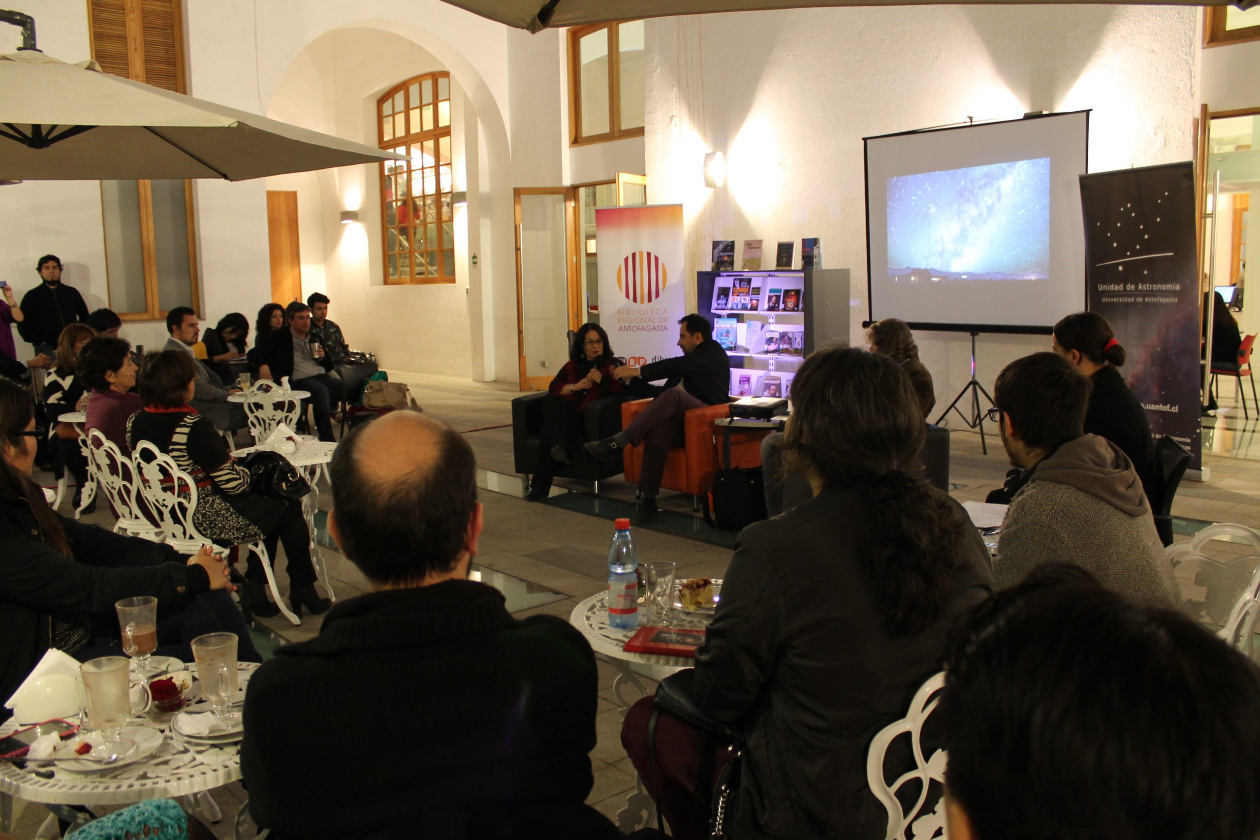 Café Astronómico "Ciencia en los medios de comunicación"